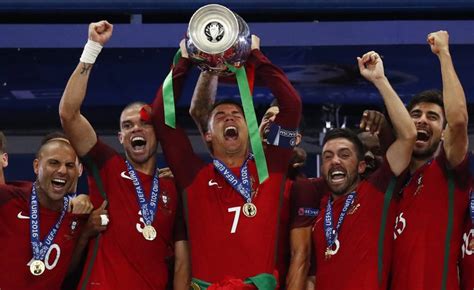 Portugal v France: Euro 2016 final result, match report.